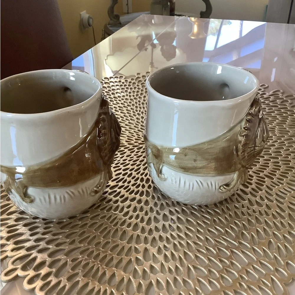 Vintage QUON Japan Coffee Mugs beige lion is 3D mouse on tail in excellent shape